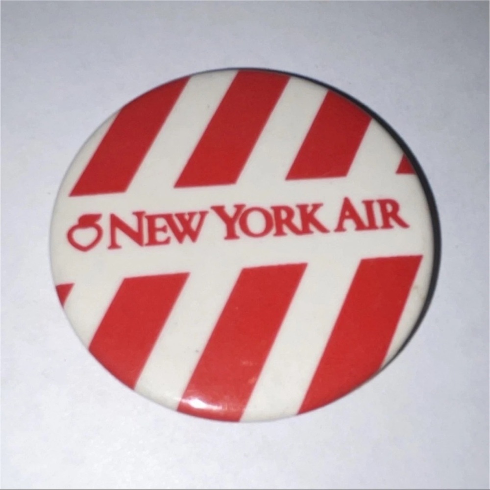 New York Air Red White Striped Pinback Button Airline Collectible Badges & Pins